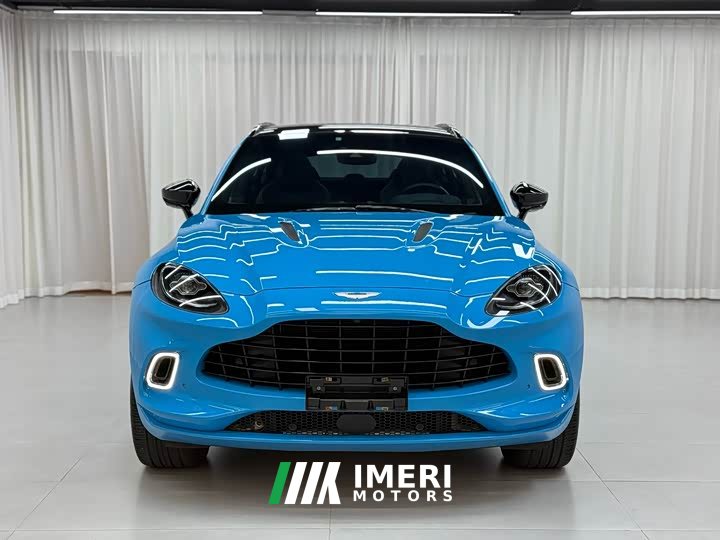 Aston Martin DBX 3.0T STRAIGHT-SIX - автомобиль из Китая