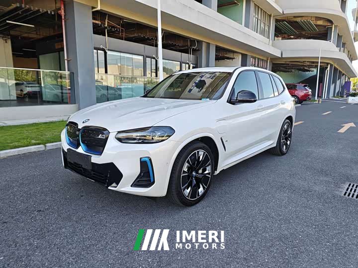 BMW iX3 facelift, new collar - автомобиль из Китая