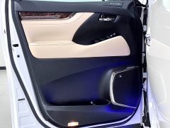 Toyota 2.5L Luxury Edition - фото 18