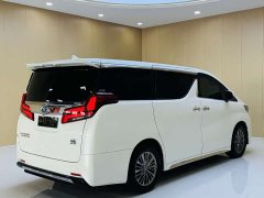 Toyota Alphard Hybrid 2.5L Executive Edition - фото 17