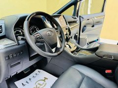 Toyota Alphard Hybrid 2.5L Executive Edition - фото 4