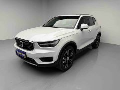 Volvo XC40 T4 AWDLuxury Edition - фото 1