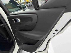 Volvo XC40 T4 AWDLuxury Edition - фото 3