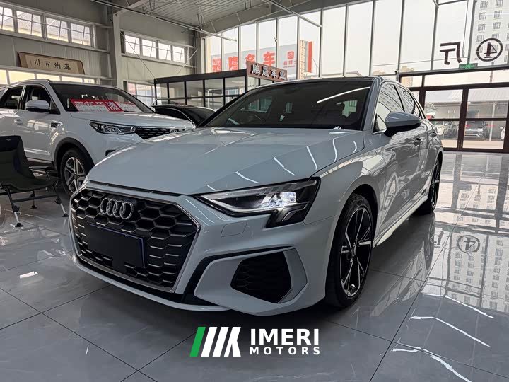 Audi A3 Sportback 35 TFSI stylish and sporty - автомобиль из Китая