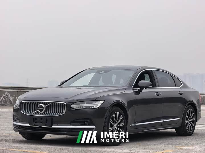 Volvo S90 B5 Momentum Luxury Edition