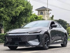 Changan UNI-V 1.5T Prestige Edition - фото 1