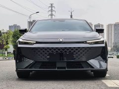 Changan UNI-V 1.5T Prestige Edition - фото 2