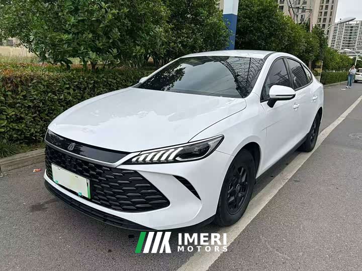 BYD Qin PLUS DM-i Smart Driving Edition 128KM Enterprising Type - автомобиль из Китая