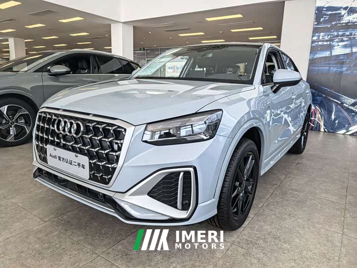 Audi Q2L 35TFSI Version - автомобиль из Китая