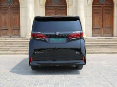 Toyota Alphard Hybrid 2.5L Exclusive Gold Edition - фото 4