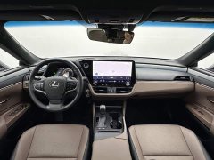 Lexus ES 300h Premium Edition - фото 16