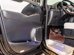 Lexus LM 2020 300h seven-seater elegant version - фото 7