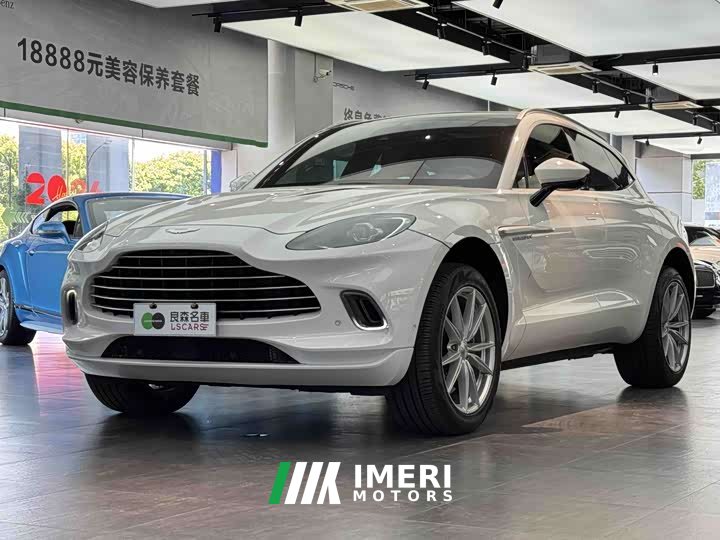 Aston Martin DBX 3.0T STRAIGHT-SIX