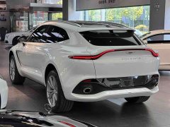 Aston Martin DBX 3.0T STRAIGHT-SIX - фото 4
