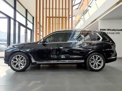 BMW X7 xDrive40i VersionLuxury - фото 3