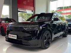 AITO Wenjie M8 extended range Ultra version 53.4kWh 5-seater version (192-line lidar) - фото 1