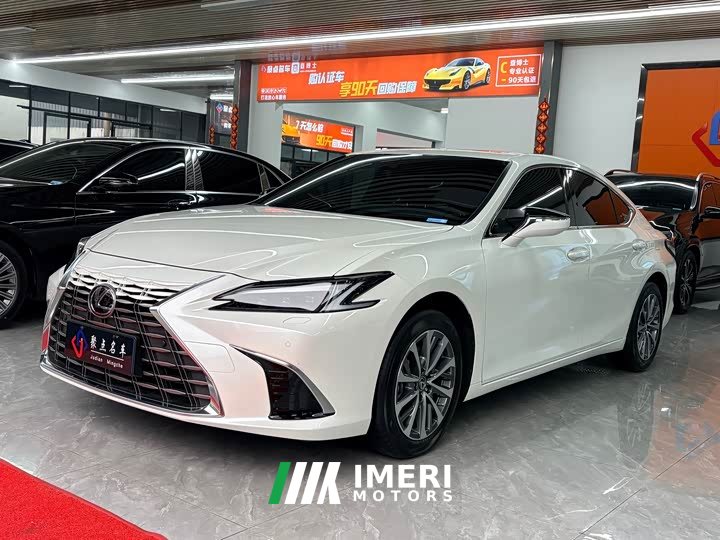Lexus ES 200 Premium Edition - автомобиль из Китая