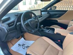 Lexus ES 200 Edition - фото 11