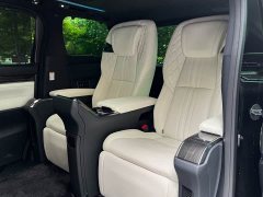 Lexus LM 2020 300h four-seat Royal Edition - фото 12