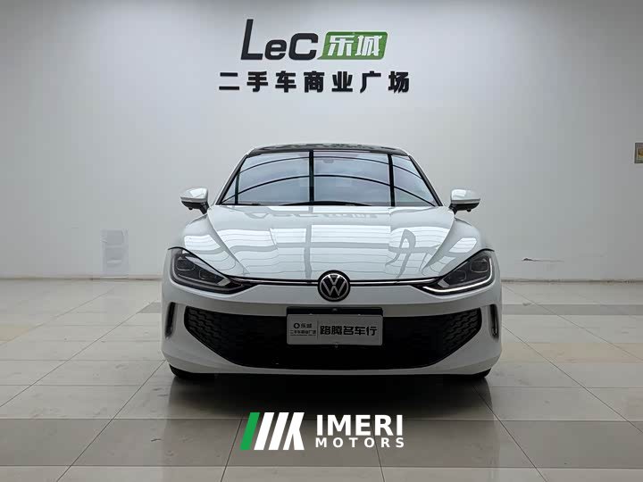 Volkswagen L 200TSI DSG Edition