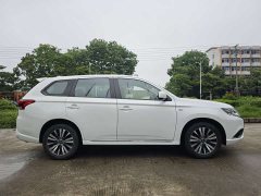 2.0L 2WD Edition 5 - фото 8