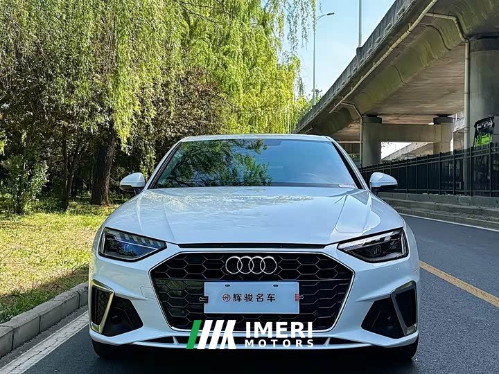 Audi A4L 40 TFSI Fashionable and Dynamic - автомобиль из Китая