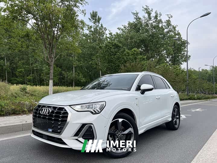 Audi Q3 35 TFSI Stylish Dynamic - автомобиль из Китая