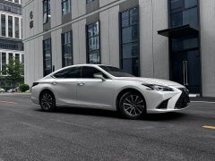 Lexus ES 300h Luxury Edition - фото 7