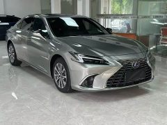 Lexus ES 300h Luxury Edition - фото 3