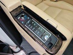 Toyota Alphard Hybrid 2.5L Executive Edition - фото 10
