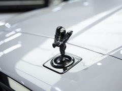Rolls-Royce Black Badge - фото 16