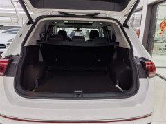 Volkswagen Tiguan L 330TSI automatic two-wheel drive R-Line version - фото 16