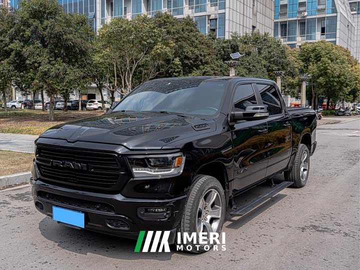 RAM Trucks 5.7L - автомобиль из Китая
