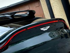 Aston Martin DBX 4.0T V8 - фото 11