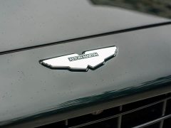 Aston Martin DBX 4.0T V8 - фото 9
