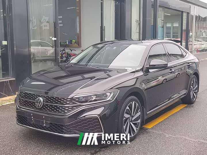 Volkswagen Passat 330TSI Starry Sky Elite Edition - автомобиль из Китая