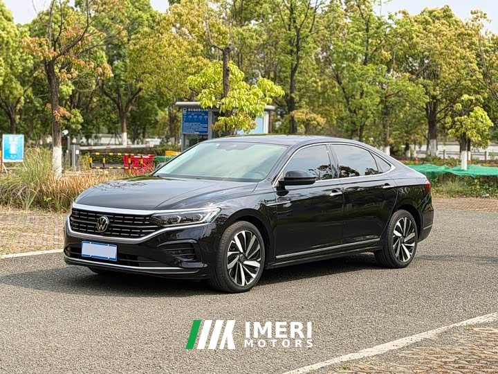 Volkswagen Passat 330TSI Luxury Edition - автомобиль из Китая