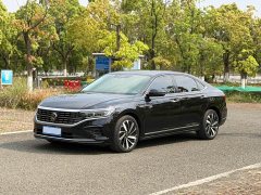 Volkswagen Passat 330TSI Luxury Edition - фото 1