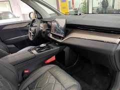Volvo EM90 2025 Ultra six-seater - фото 13