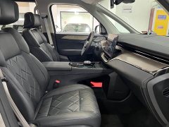 Volvo EM90 2025 Ultra six-seater - фото 14