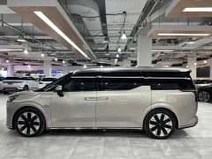 Volvo EM90 2025 Ultra six-seater - фото 4