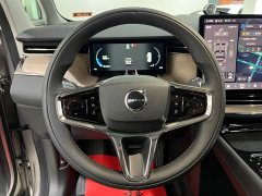 Volvo EM90 2025 Ultra six-seater - фото 8