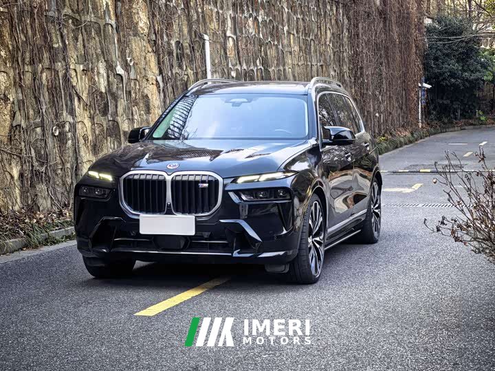 BMW X7 M60i xDrive M60i - автомобиль из Китая