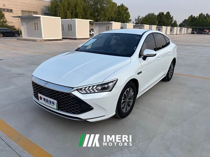 BYD Qin PLUS Honor Edition DM-i 55KM Leading - автомобиль из Китая