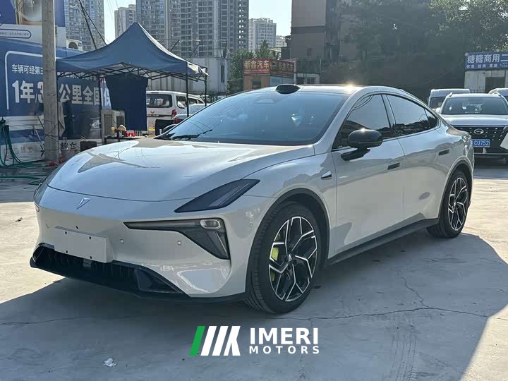 Deepal L06 560 Ultra Laser Edition - автомобиль из Китая