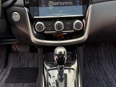 Nissan Tiida 1.6L CVT Smart Travel Edition - фото 17