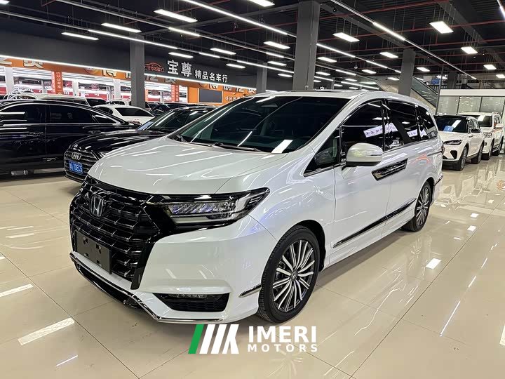 Elise 2.0L e:HEV Luxury Edition
