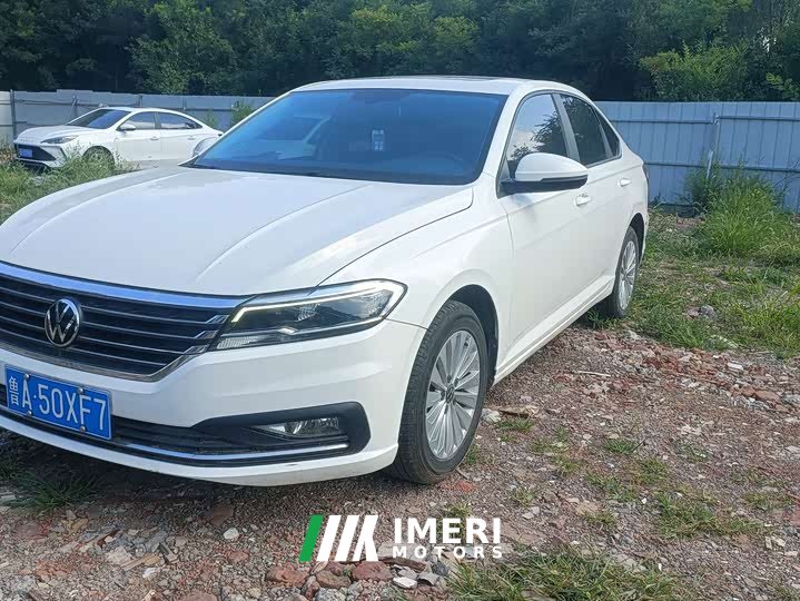 Volkswagen Lavida 1.5L automatic vision version - автомобиль из Китая