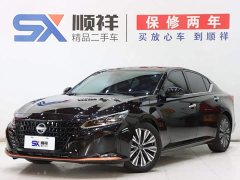 Nissan Altima 2.0L SV Black Gold Edition - фото 1