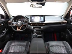 Nissan Altima 2.0L SV Black Gold Edition - фото 12